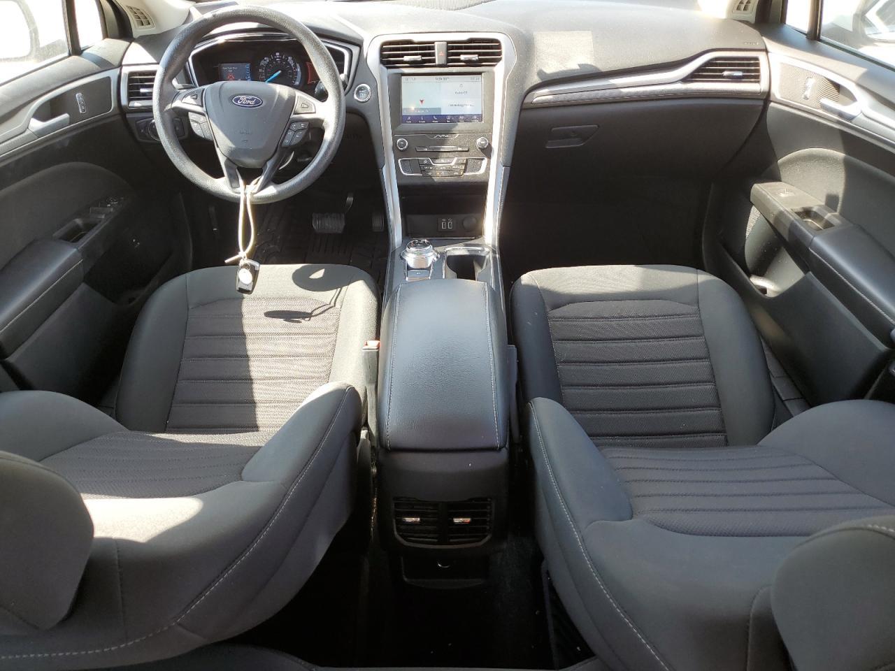 2020 Ford Fusion Se - zdjęcie 8