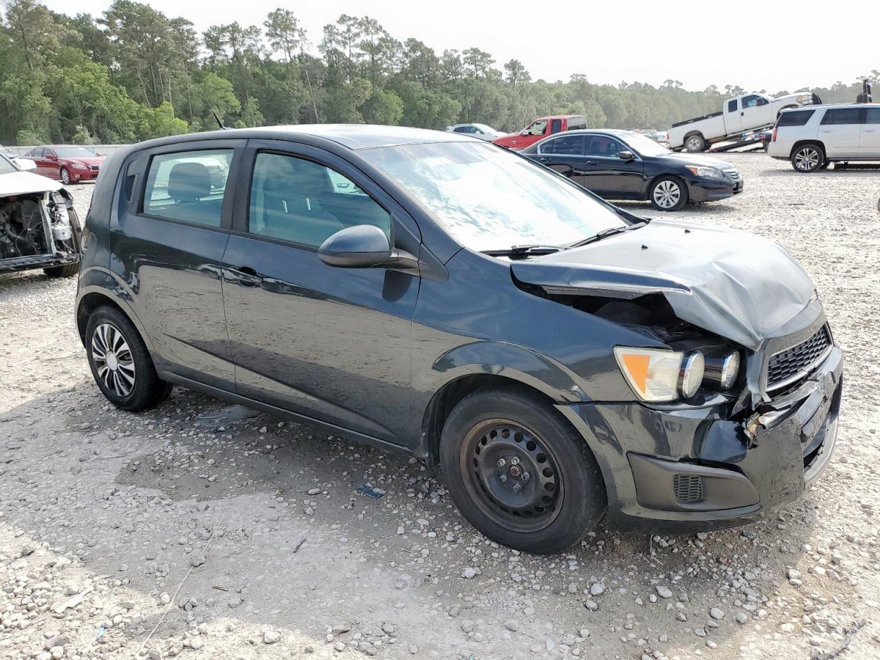 2014 Chevrolet Sonic Ls - zdjęcie 4