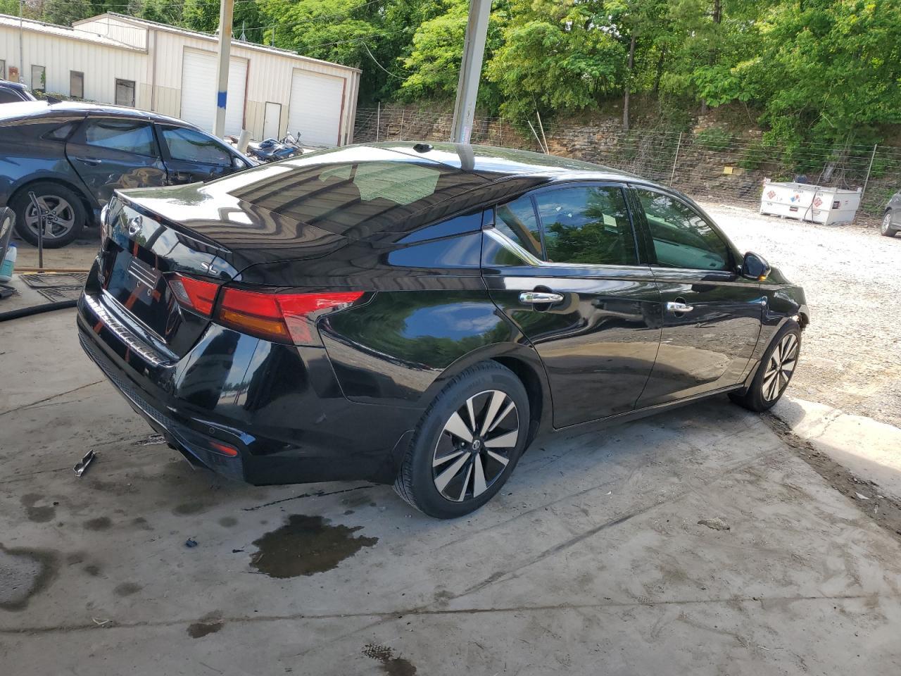 2021 Nissan Altima Sl - zdjęcie 3