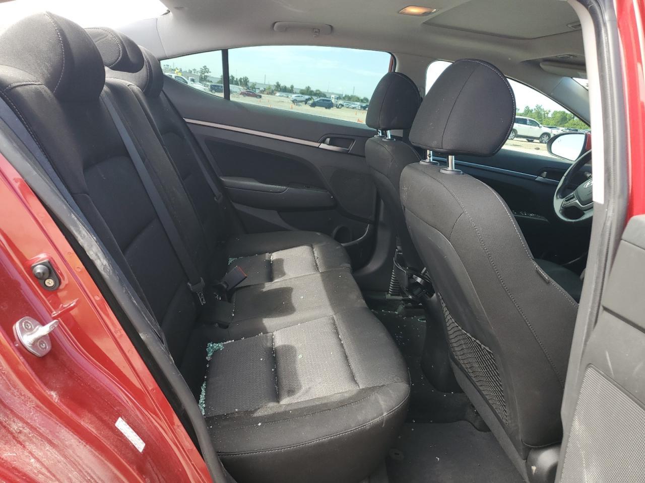 2017 Hyundai Elantra - zdjęcie 10