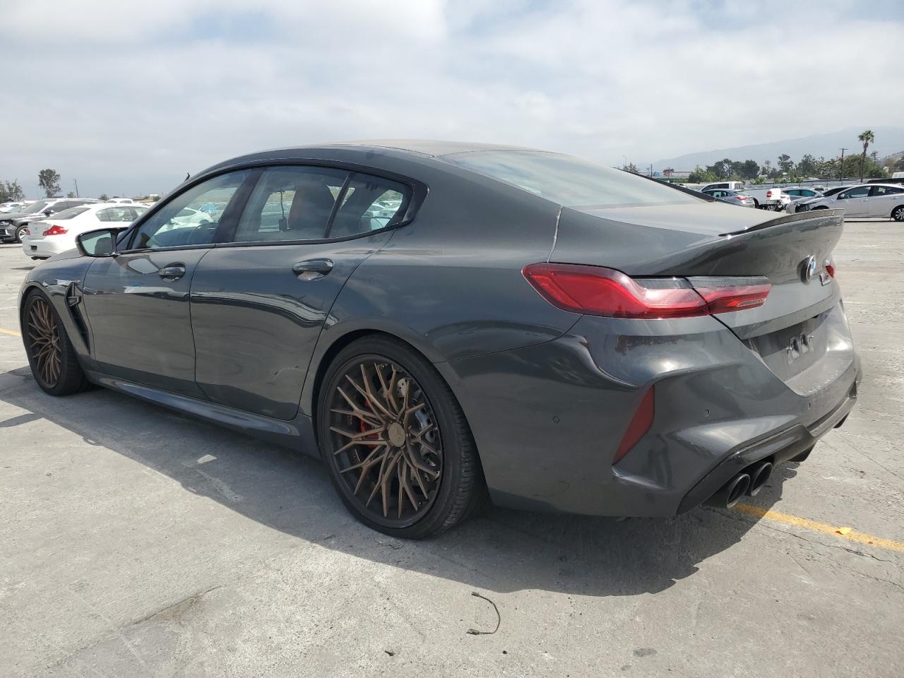 2022 BMW M8 - zdjęcie 2
