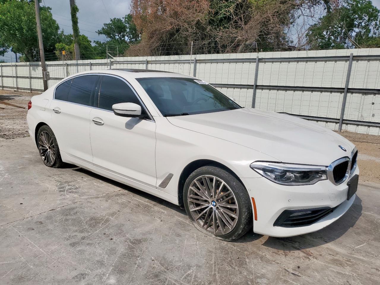 2017 BMW 530 I - zdjęcie 4