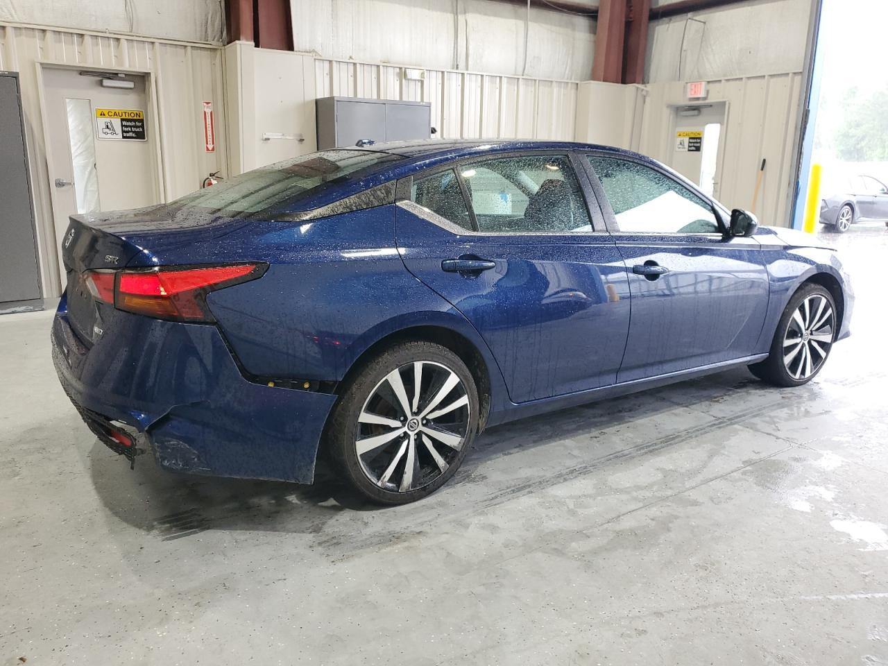 2020 Nissan Altima Sr - zdjęcie 3