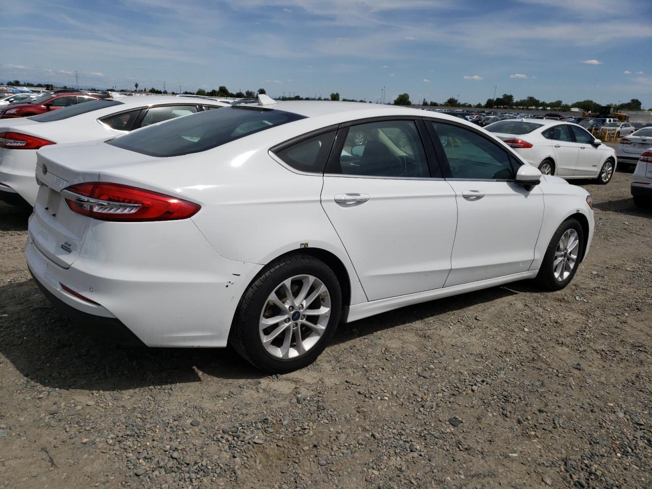 2020 Ford Fusion Se - zdjęcie 3