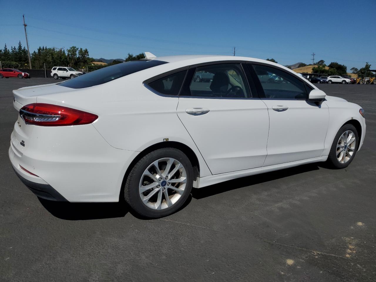 2020 Ford Fusion Se - zdjęcie 3