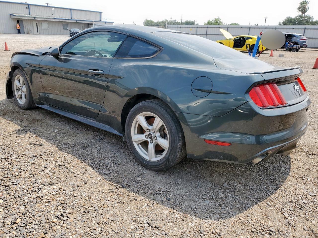 2015 Ford Mustang - zdjęcie 2