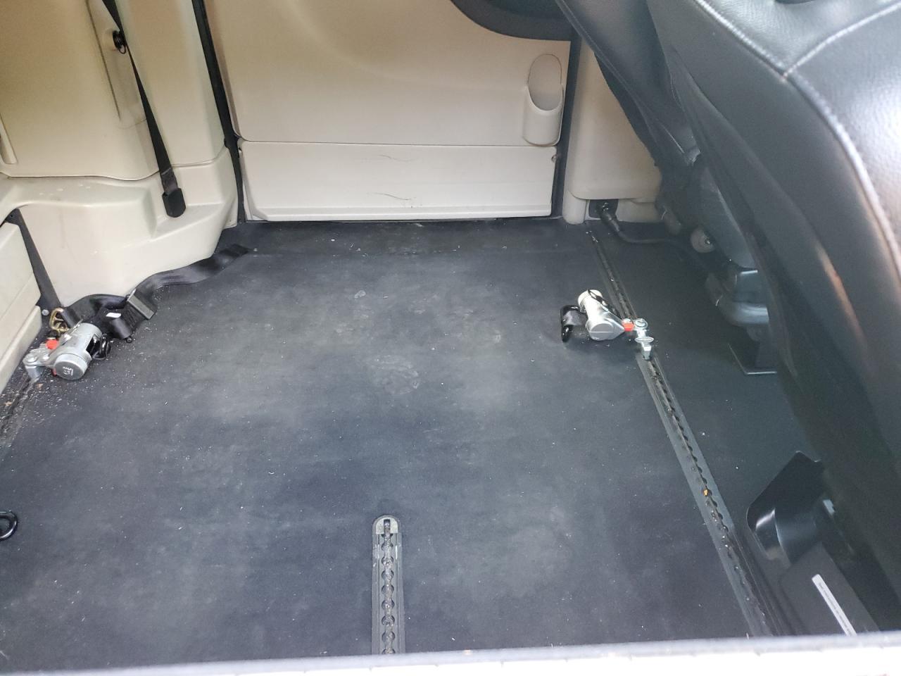 2016 Dodge Grand Caravan Sxt - zdjęcie 11