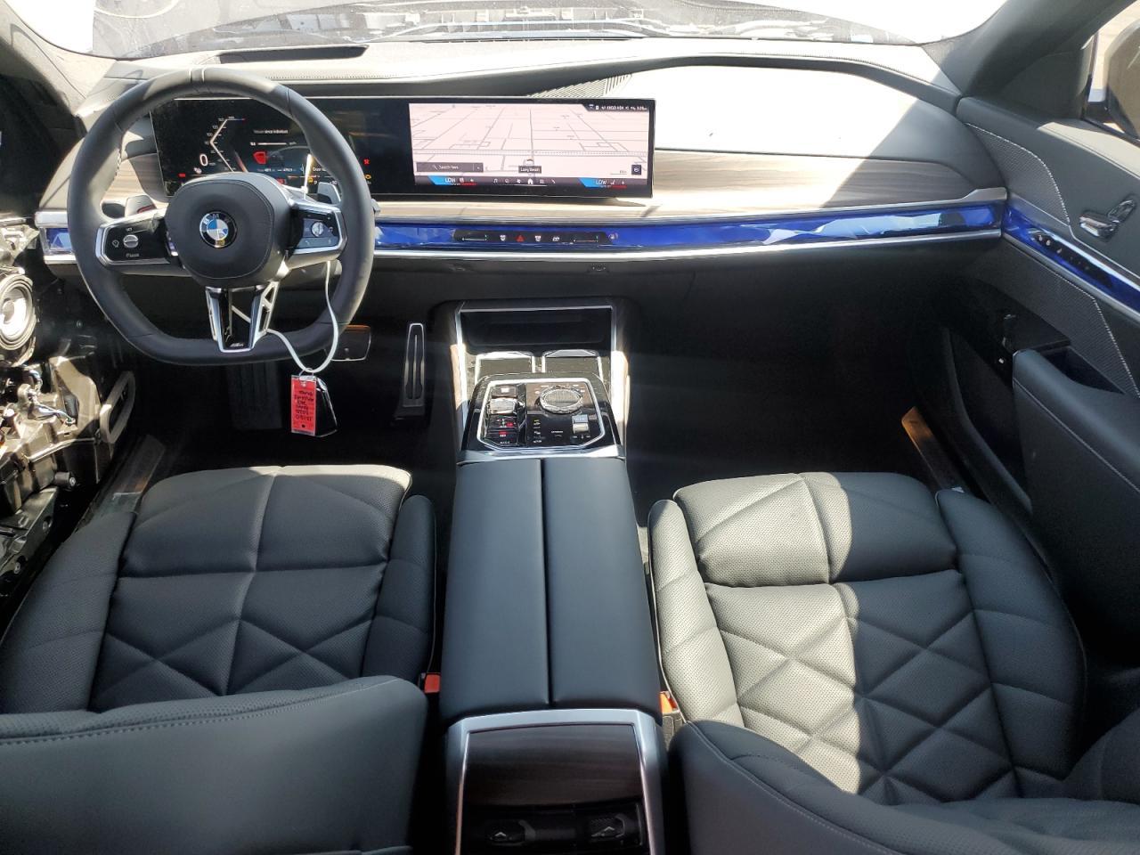 2025 BMW 740 I - zdjęcie 8