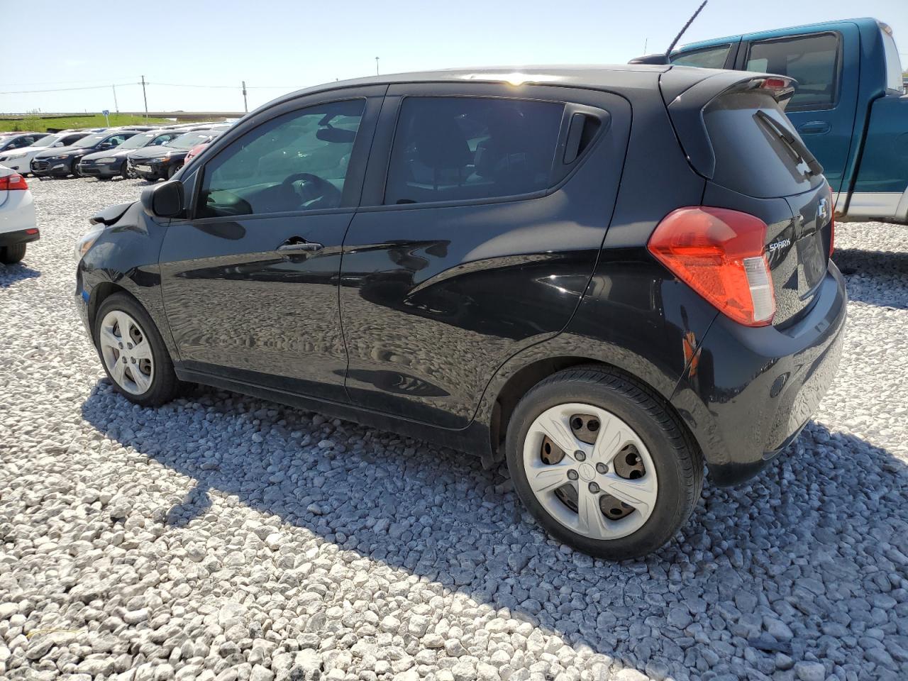 2019 Chevrolet Spark Ls - zdjęcie 2