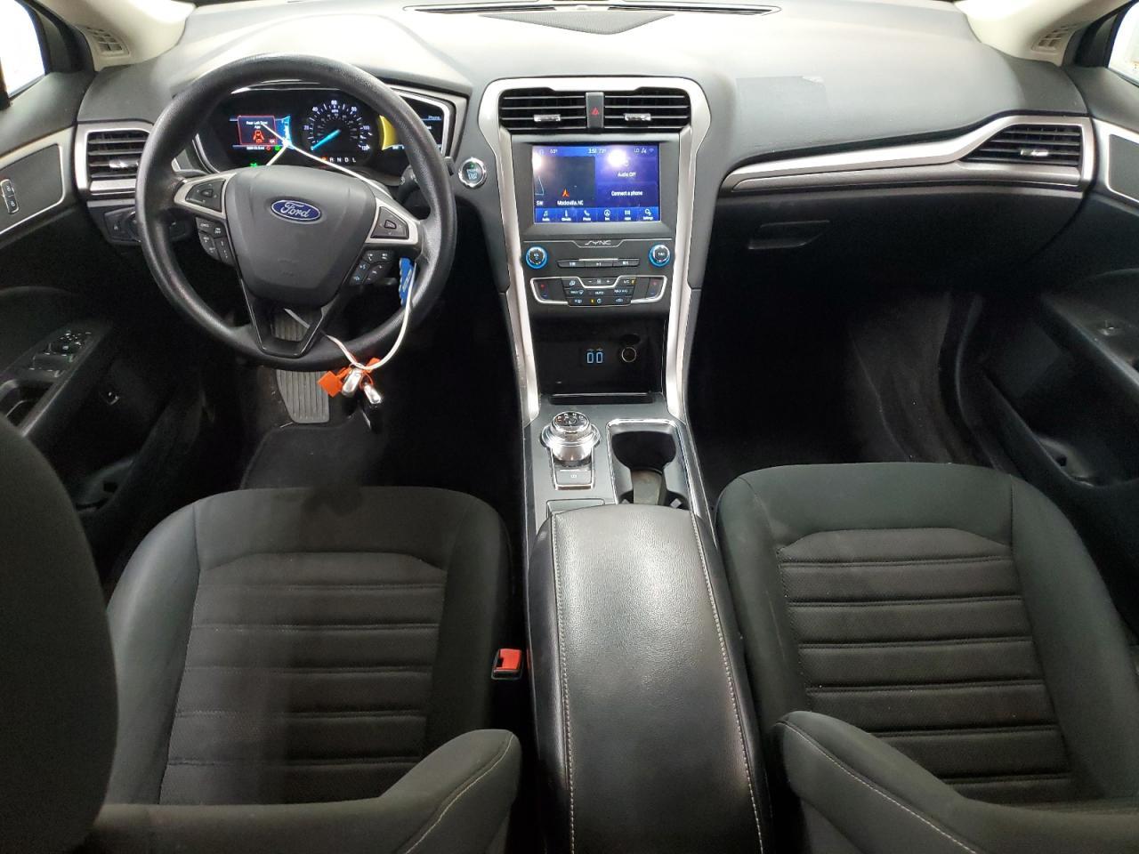 2020 Ford Fusion Se - zdjęcie 8