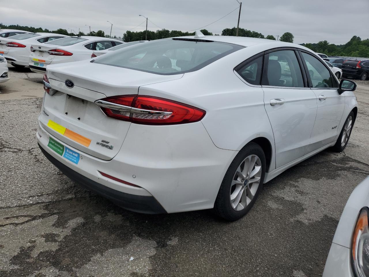 2019 Ford Fusion Se - zdjęcie 3