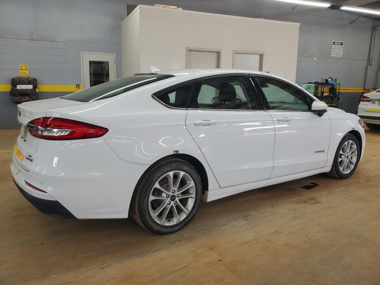 2019 Ford Fusion Se - zdjęcie 3