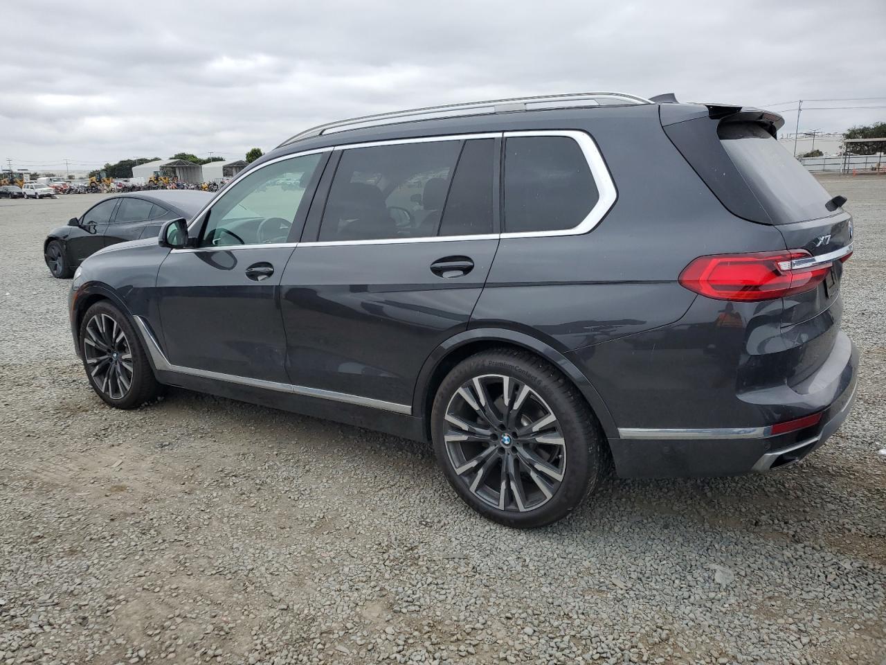 2020 BMW X7 xDrive40I - zdjęcie 2