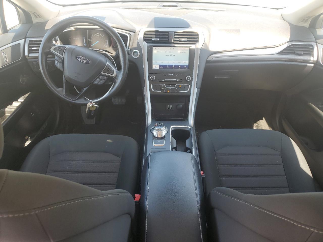 2020 Ford Fusion Se - zdjęcie 8
