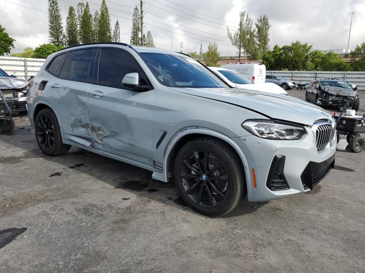 2022 BMW X3 - zdjęcie 4