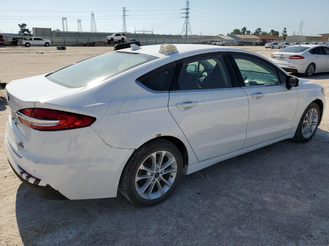 2020 Ford Fusion Se - zdjęcie 3