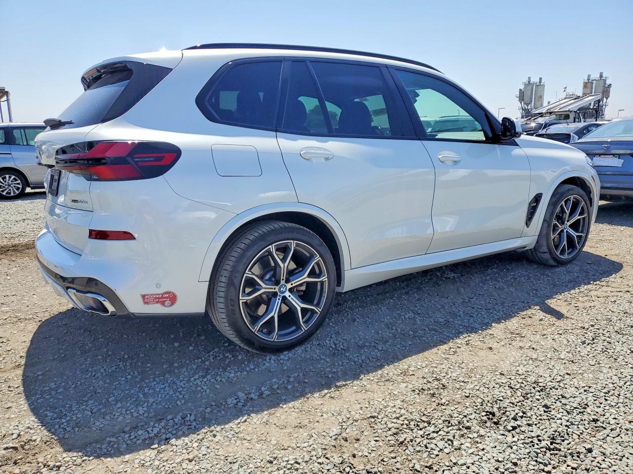 2024 BMW X5 xDrive50E - zdjęcie 3