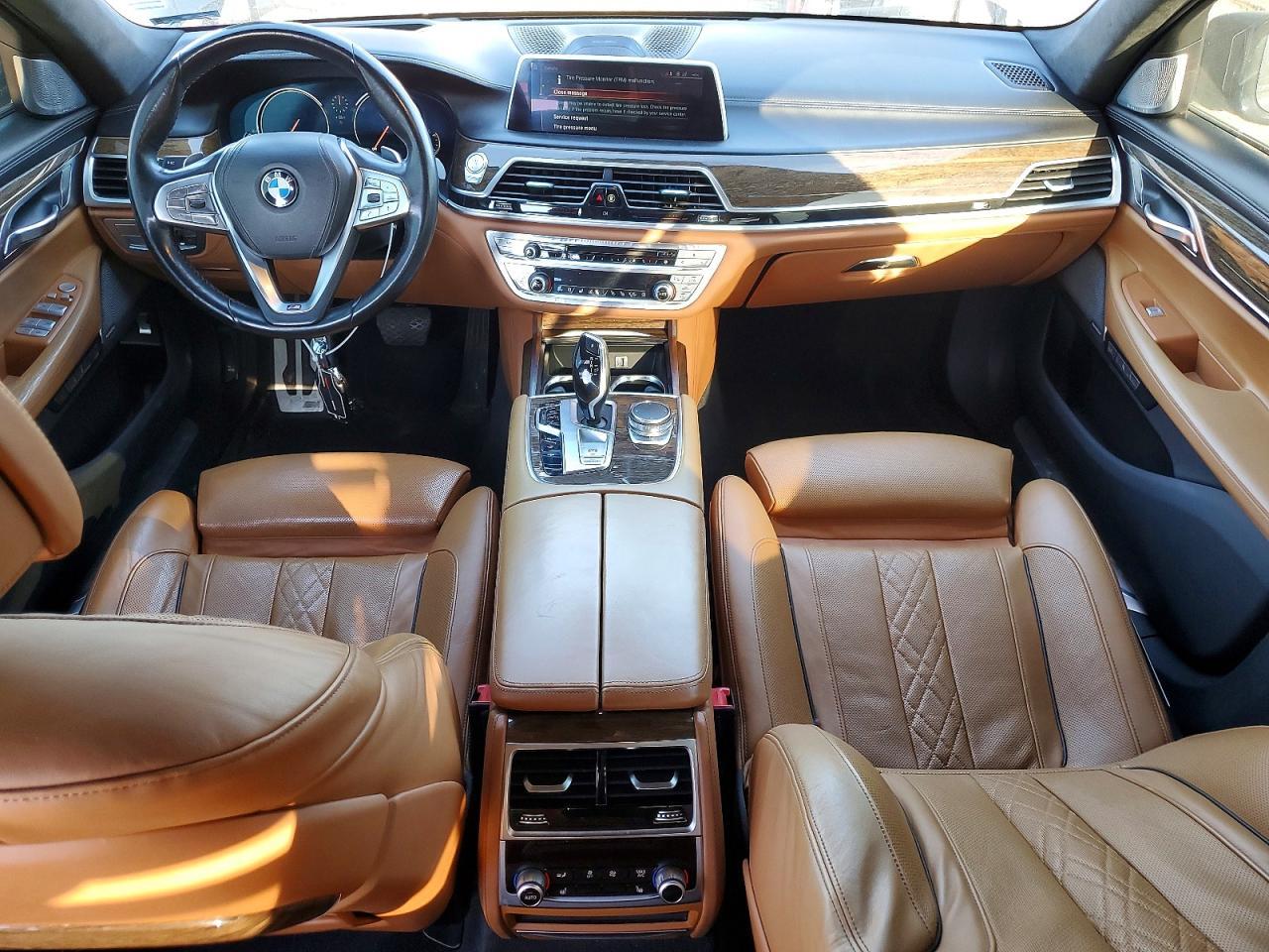 2016 BMW 750 Xi - zdjęcie 8