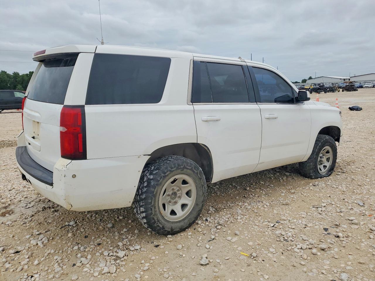 2019 Chevrolet Tahoe Special - zdjęcie 3