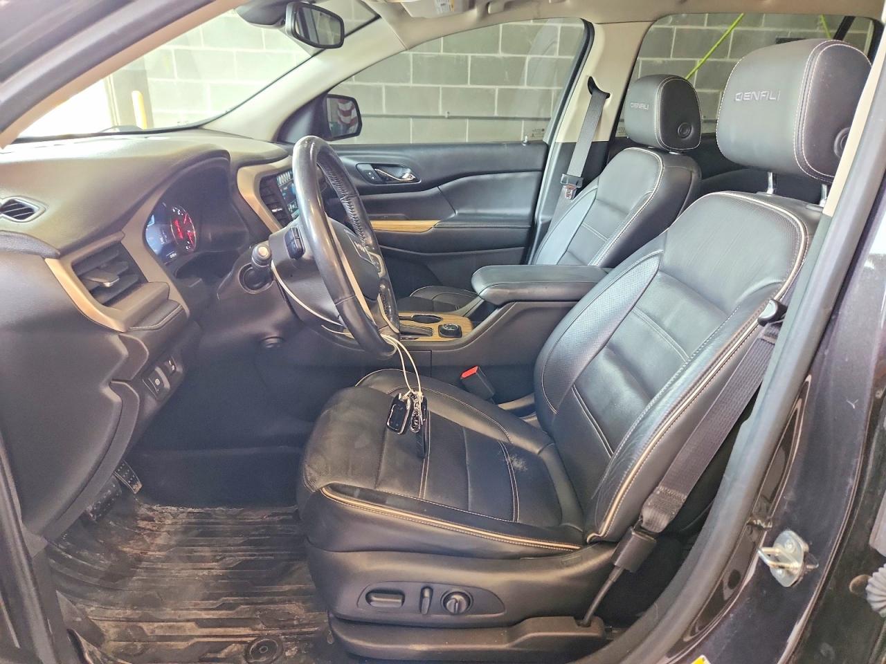 2018 GMC Acadia Denali - zdjęcie 7