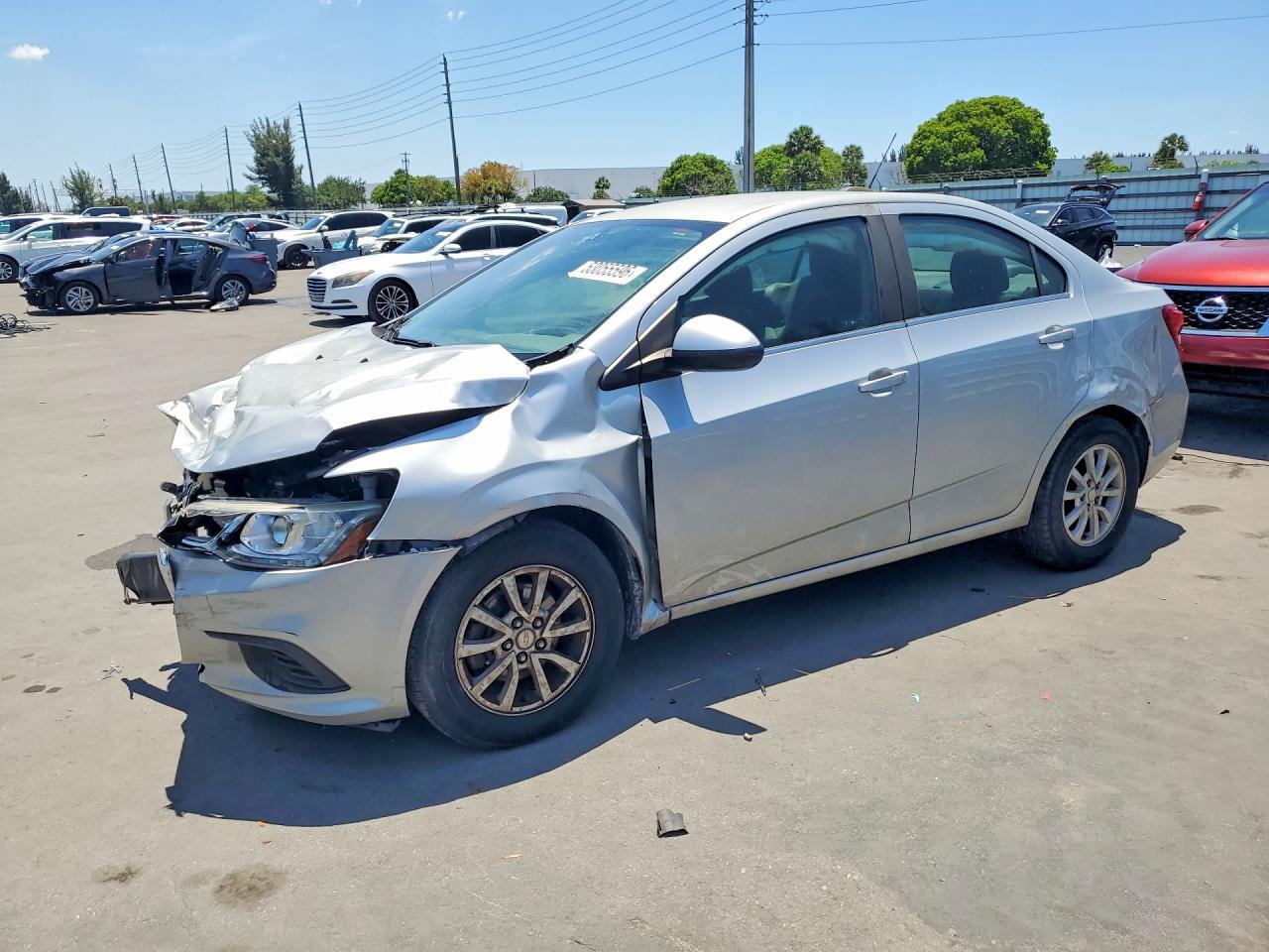 2017 Chevrolet Sonic Lt - zdjęcie główne