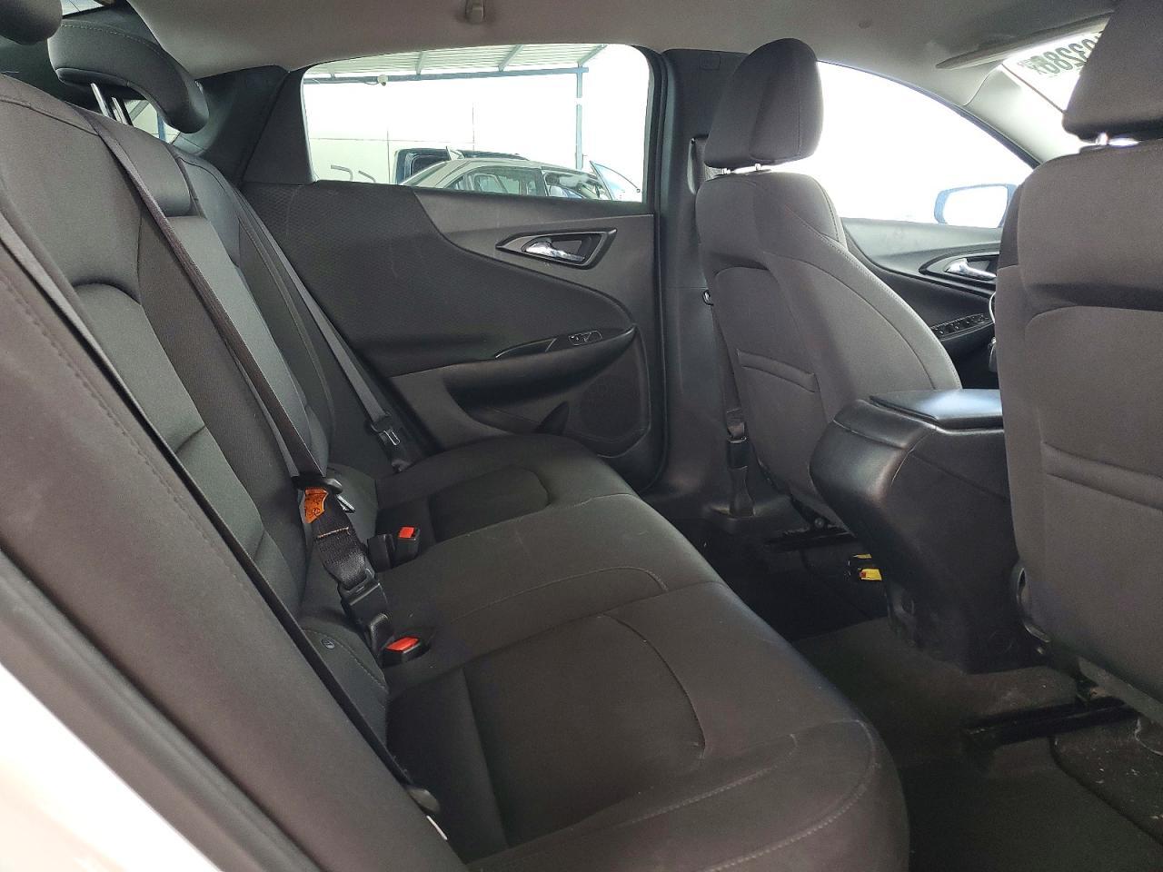 2018 Chevrolet Malibu Ls - zdjęcie 10