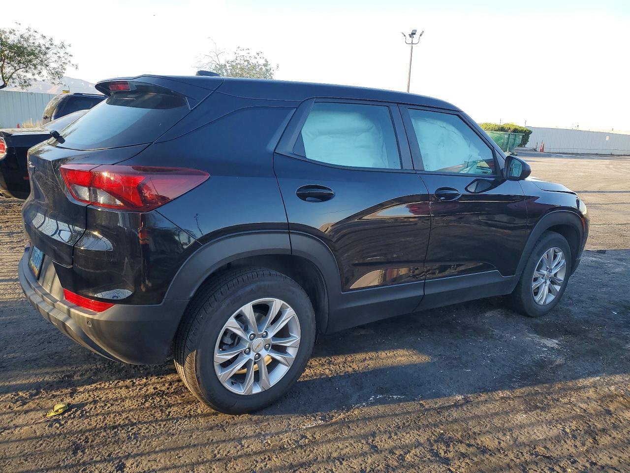 2022 Chevrolet Trailblazer Ls - zdjęcie 3