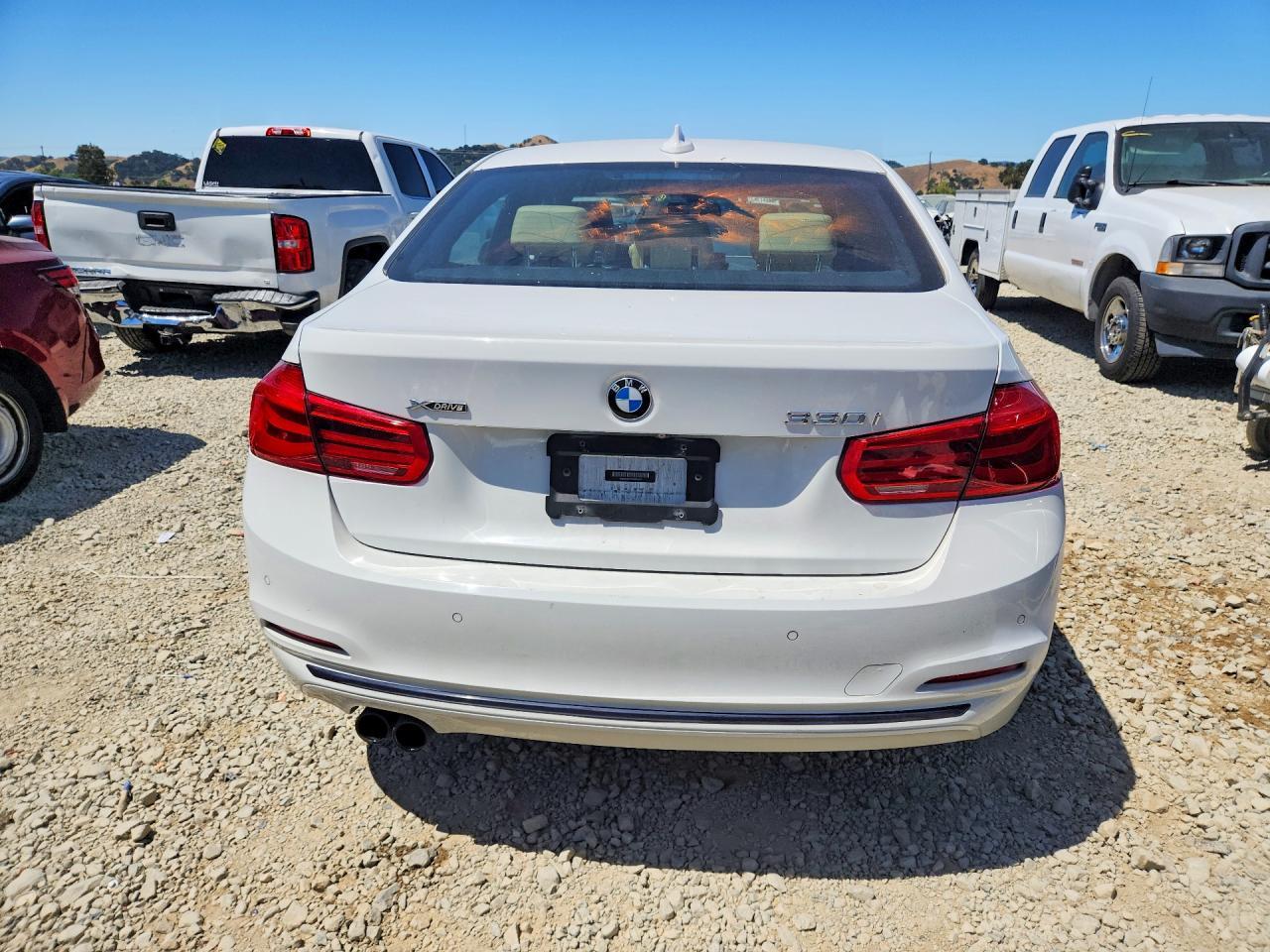 2018 BMW 330 Xi - zdjęcie 6