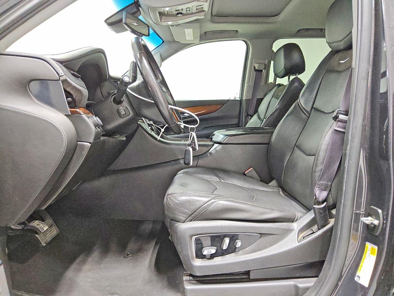 2016 Cadillac Escalade Luxury - zdjęcie 7