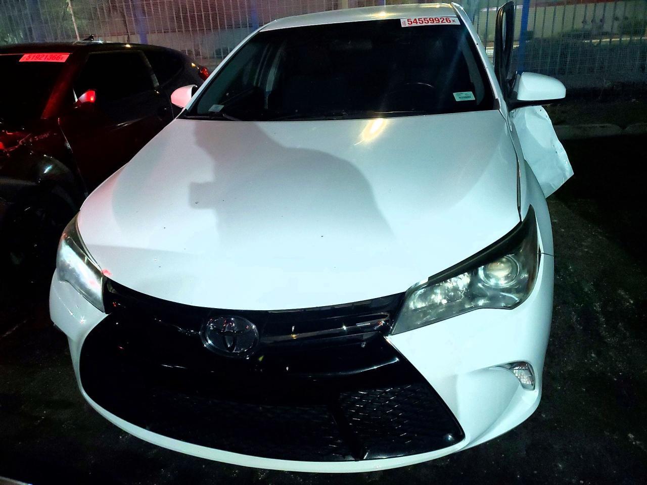 2016 Toyota Camry Le - zdjęcie 5