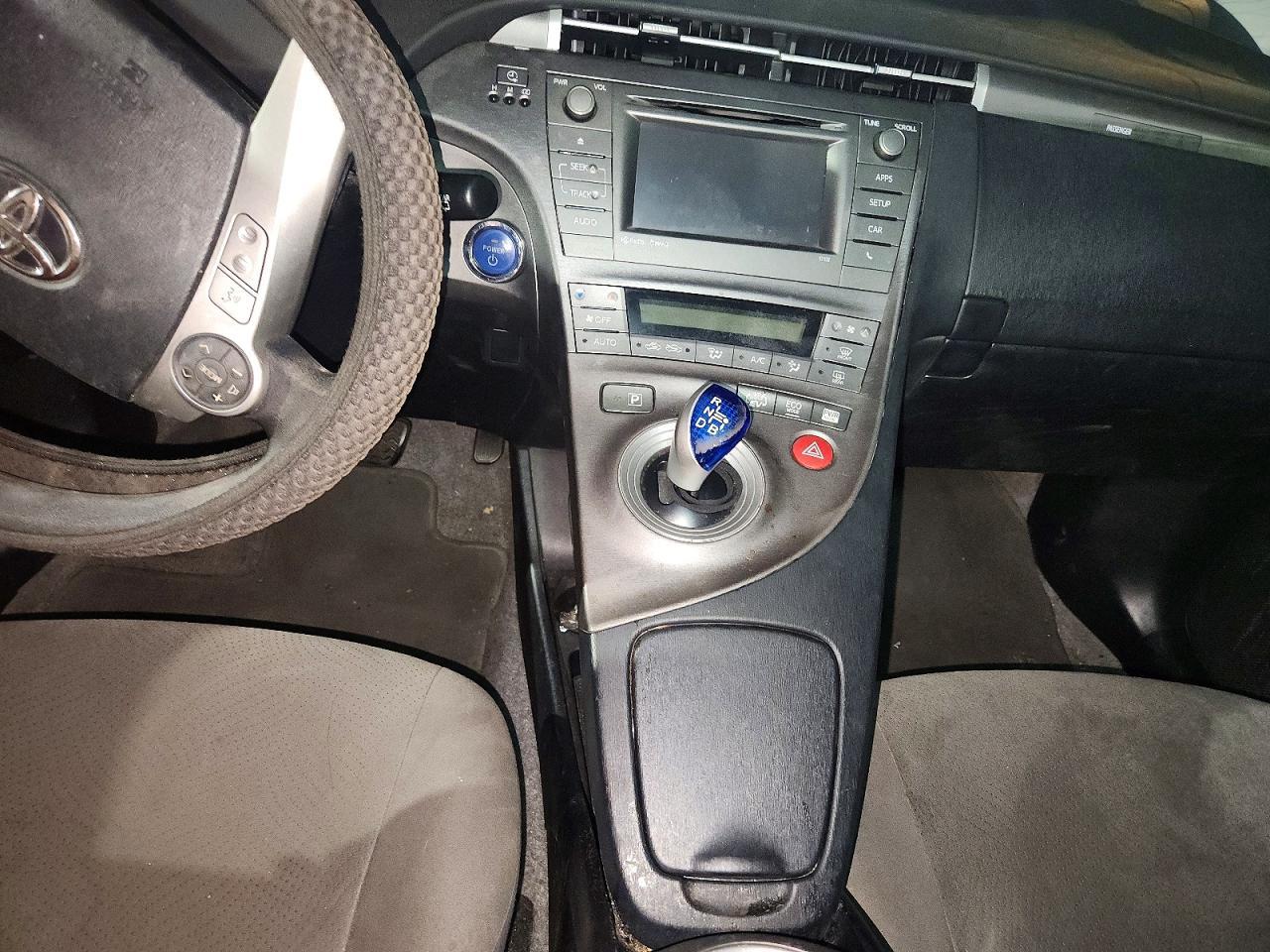 2015 Toyota Prius Plug-In Hybrid Base - zdjęcie 8