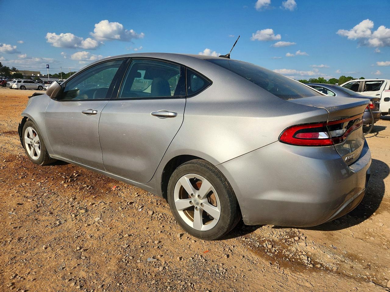 2015 Dodge Dart Sxt - zdjęcie 2