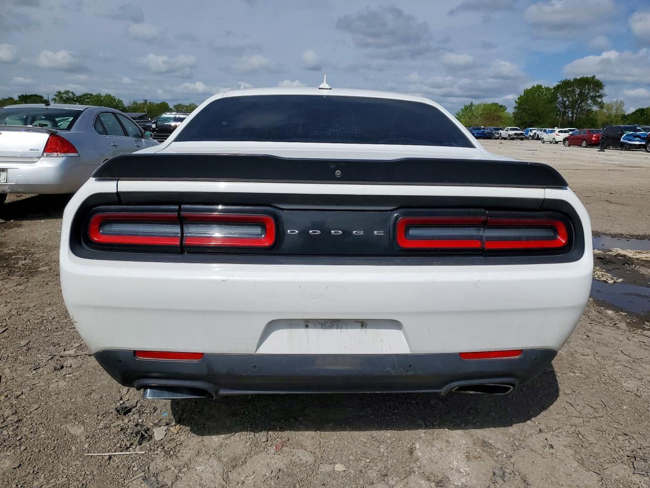 2016 Dodge Challenger R - zdjęcie 6