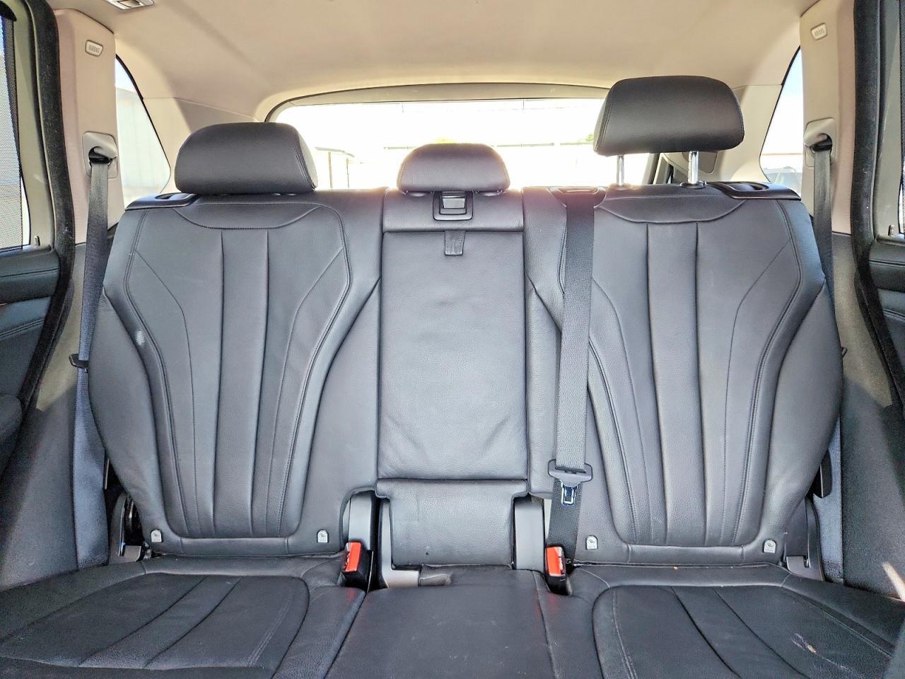 2015 BMW X5 xDrive50I - zdjęcie 10