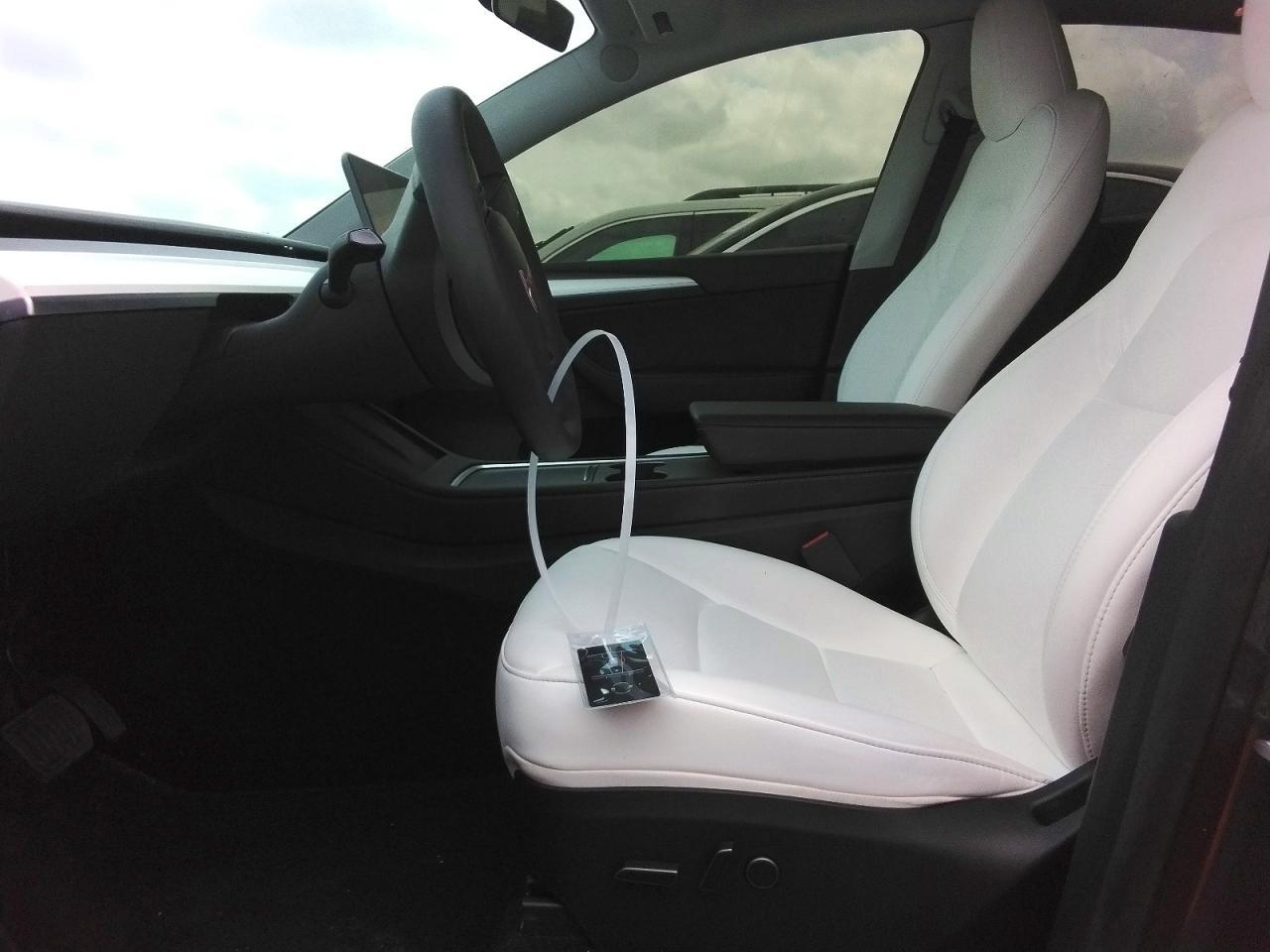 2023 Tesla Model Y - zdjęcie 7
