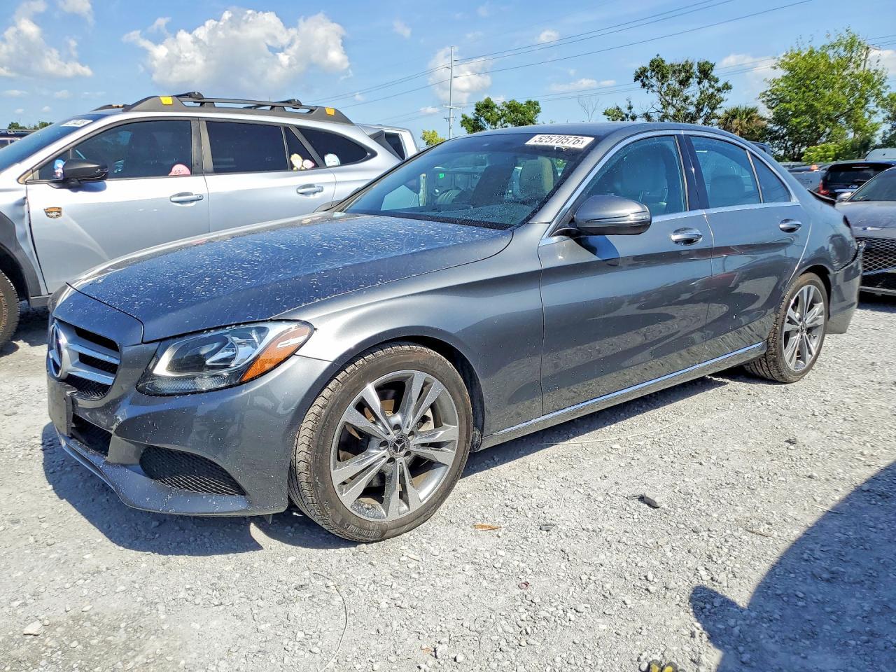 2018 Mercedes-Benz C 300 - zdjęcie główne