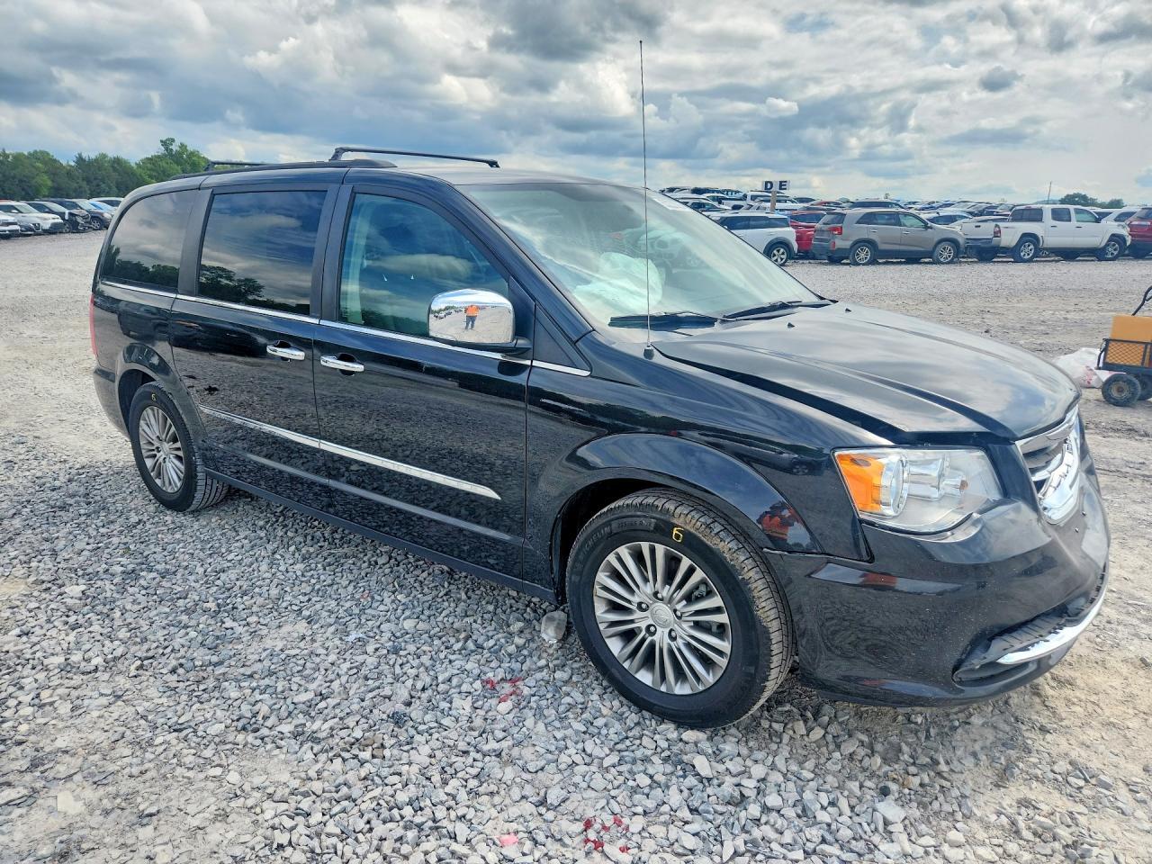 2014 Chrysler Town & Country Touring L - zdjęcie 4
