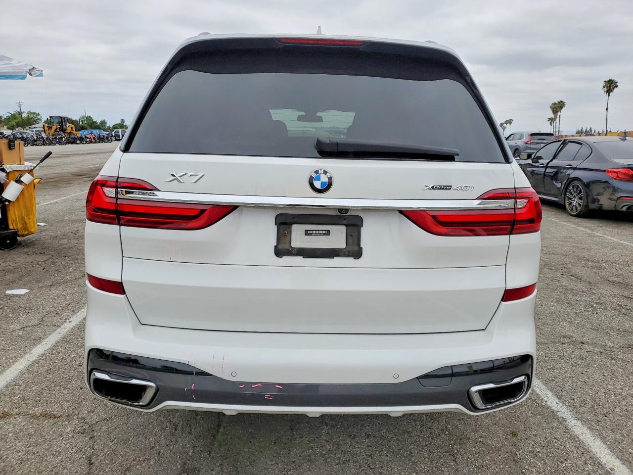 2022 BMW X7 xDrive40I - zdjęcie 6
