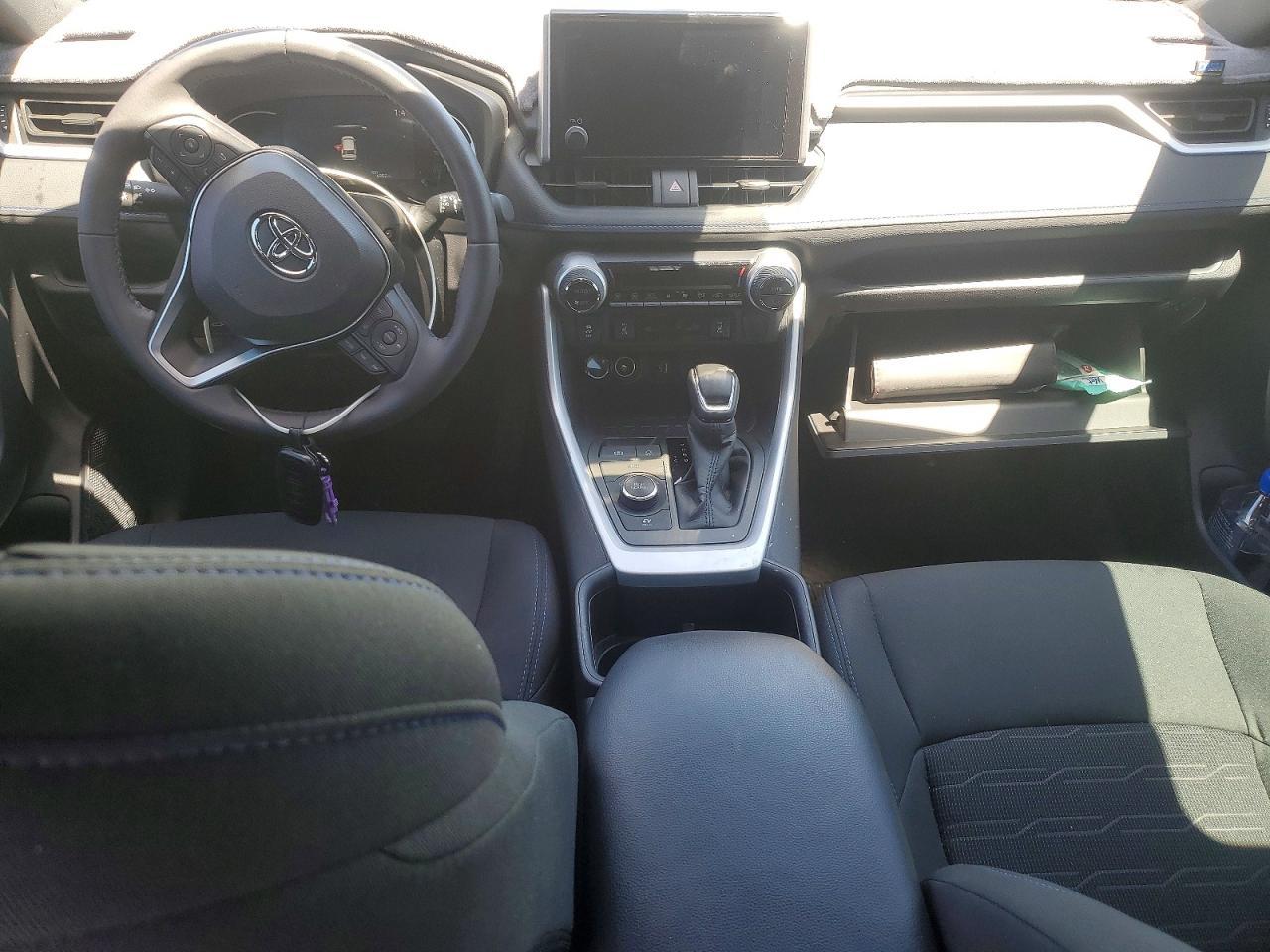 2025 Toyota Rav4 Se - zdjęcie 8