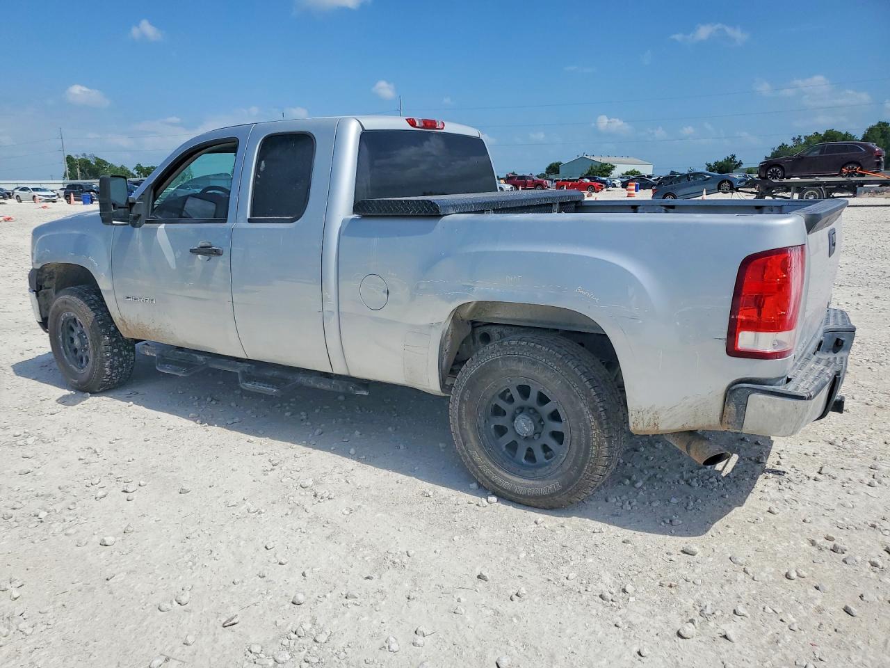 2013 GMC Sierra K1500 - zdjęcie 2