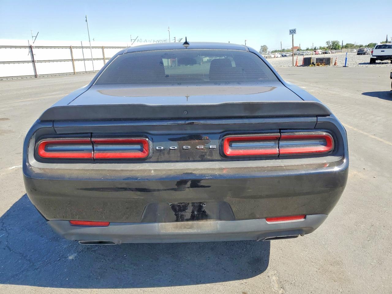 2016 Dodge Challenger - zdjęcie 6