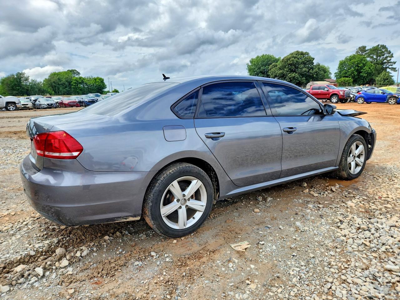 2014 Volkswagen Passat S - zdjęcie 3