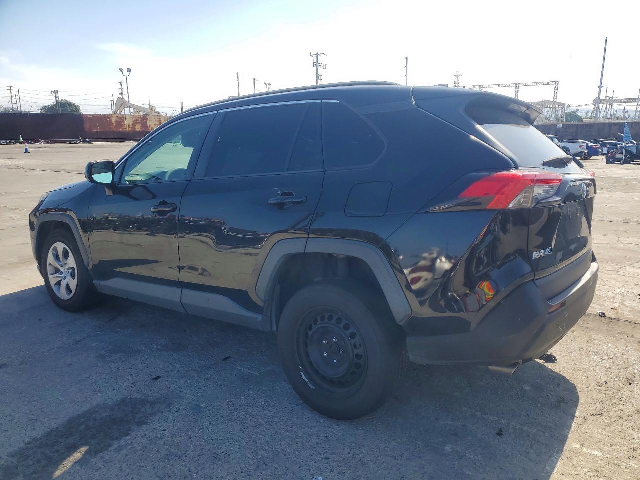 2019 Toyota Rav4 Le - zdjęcie 2