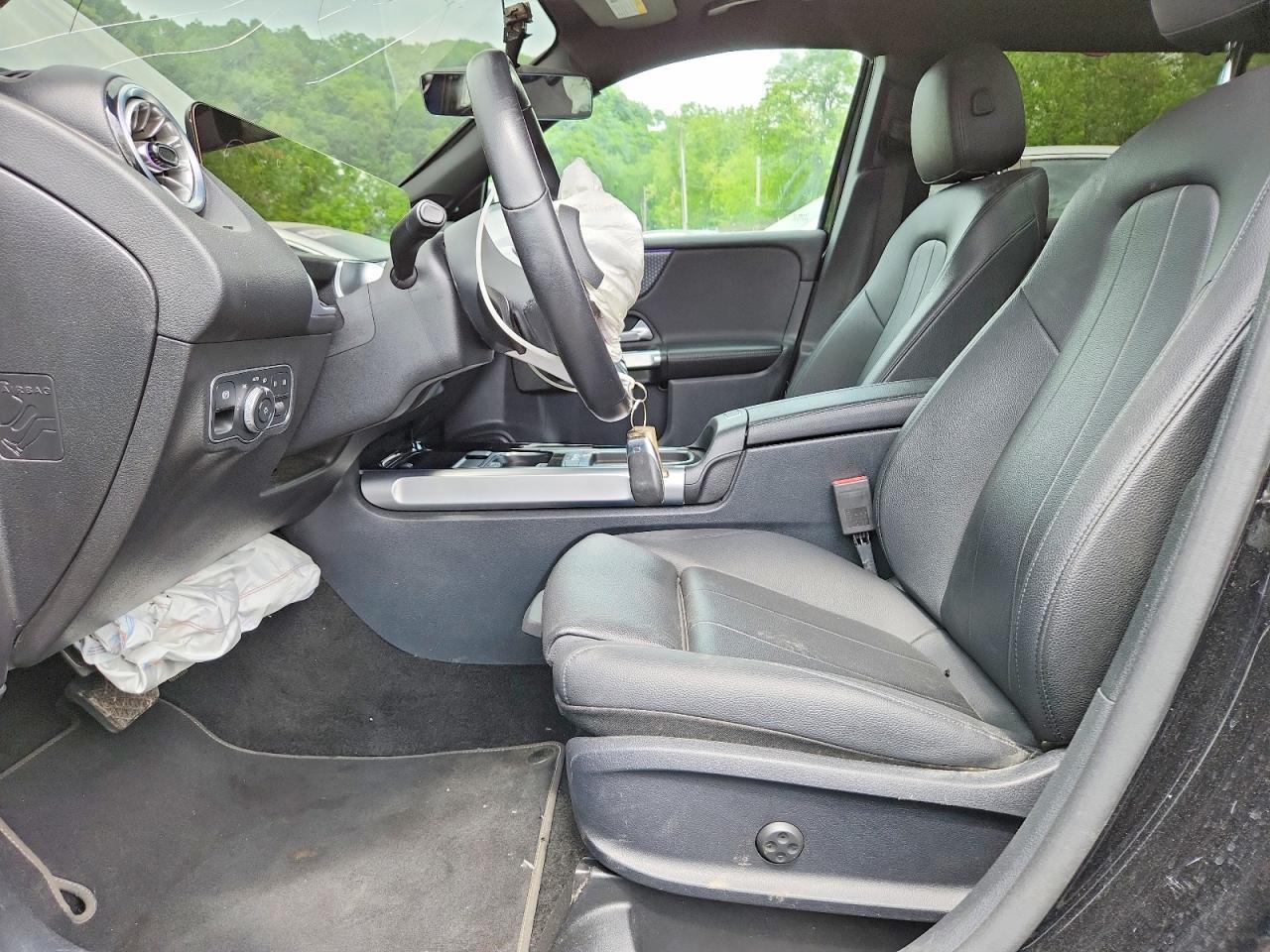2025 Mercedes-Benz Glb 250 4Matic - zdjęcie 7