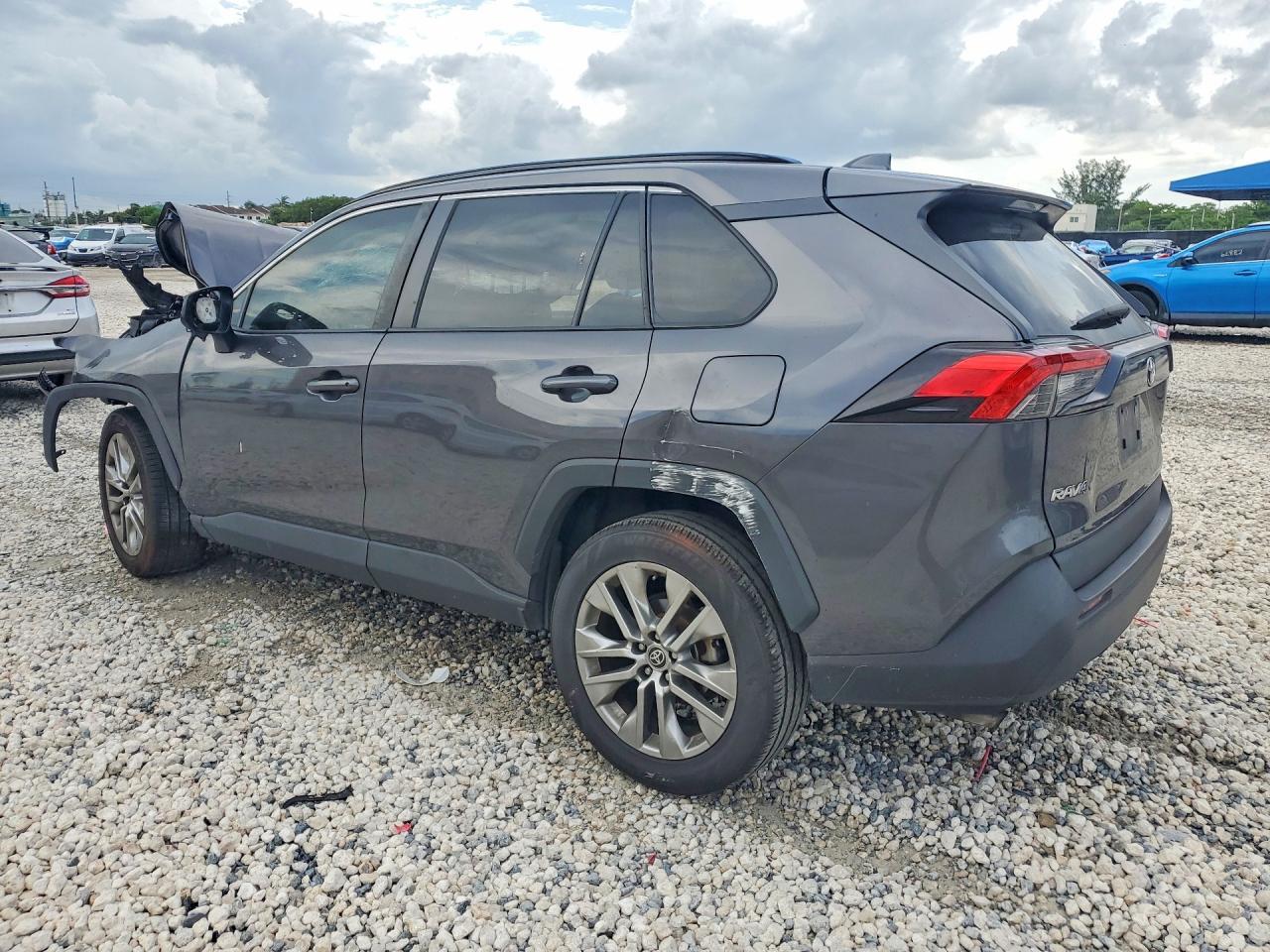 2024 Toyota Rav4 Xle Premium - zdjęcie 2