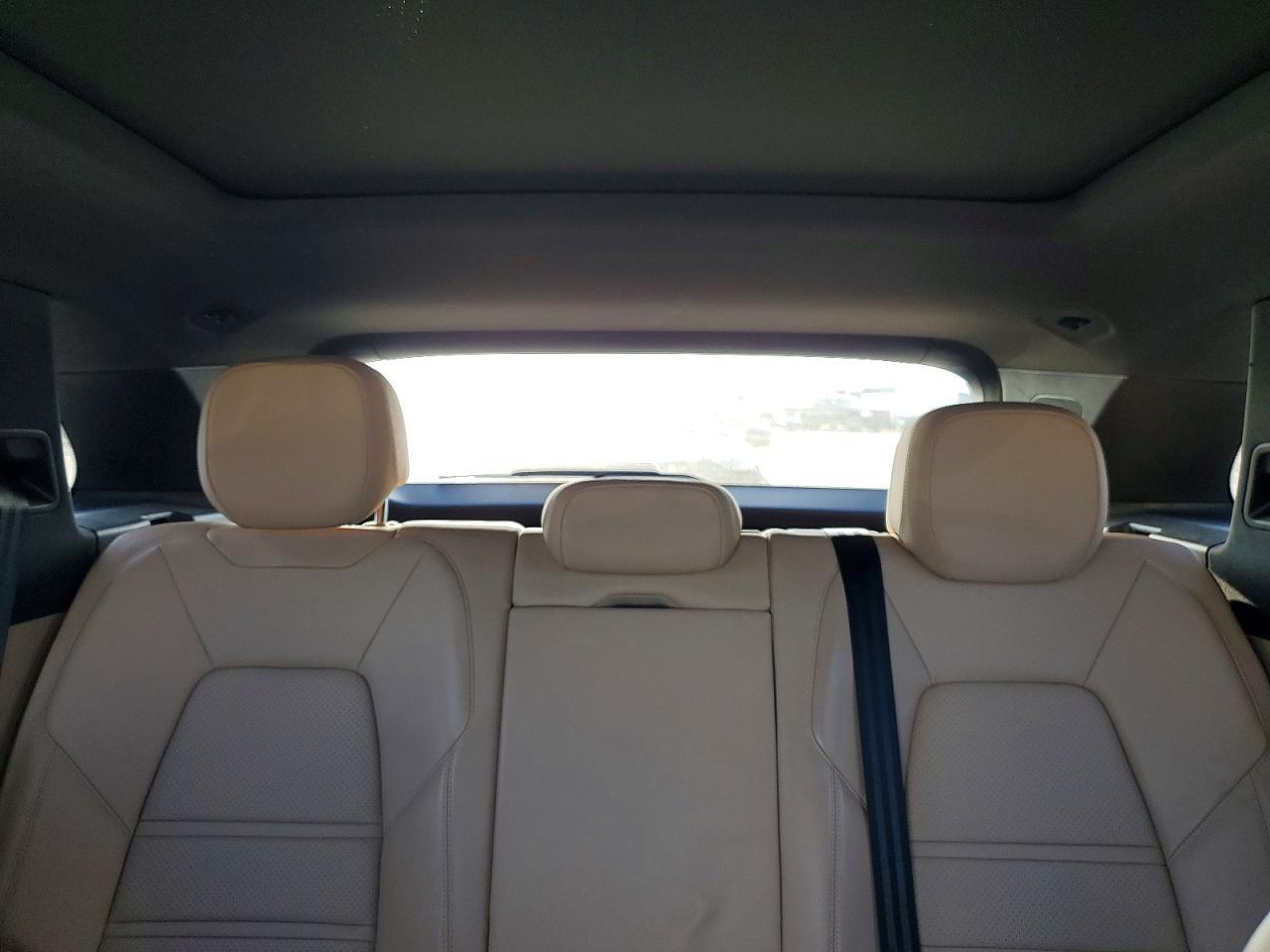 2021 Porsche Cayenne S - zdjęcie 10