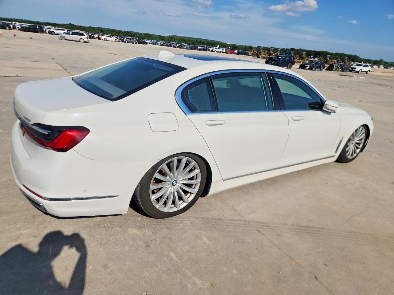 2020 BMW 740 I - zdjęcie 3