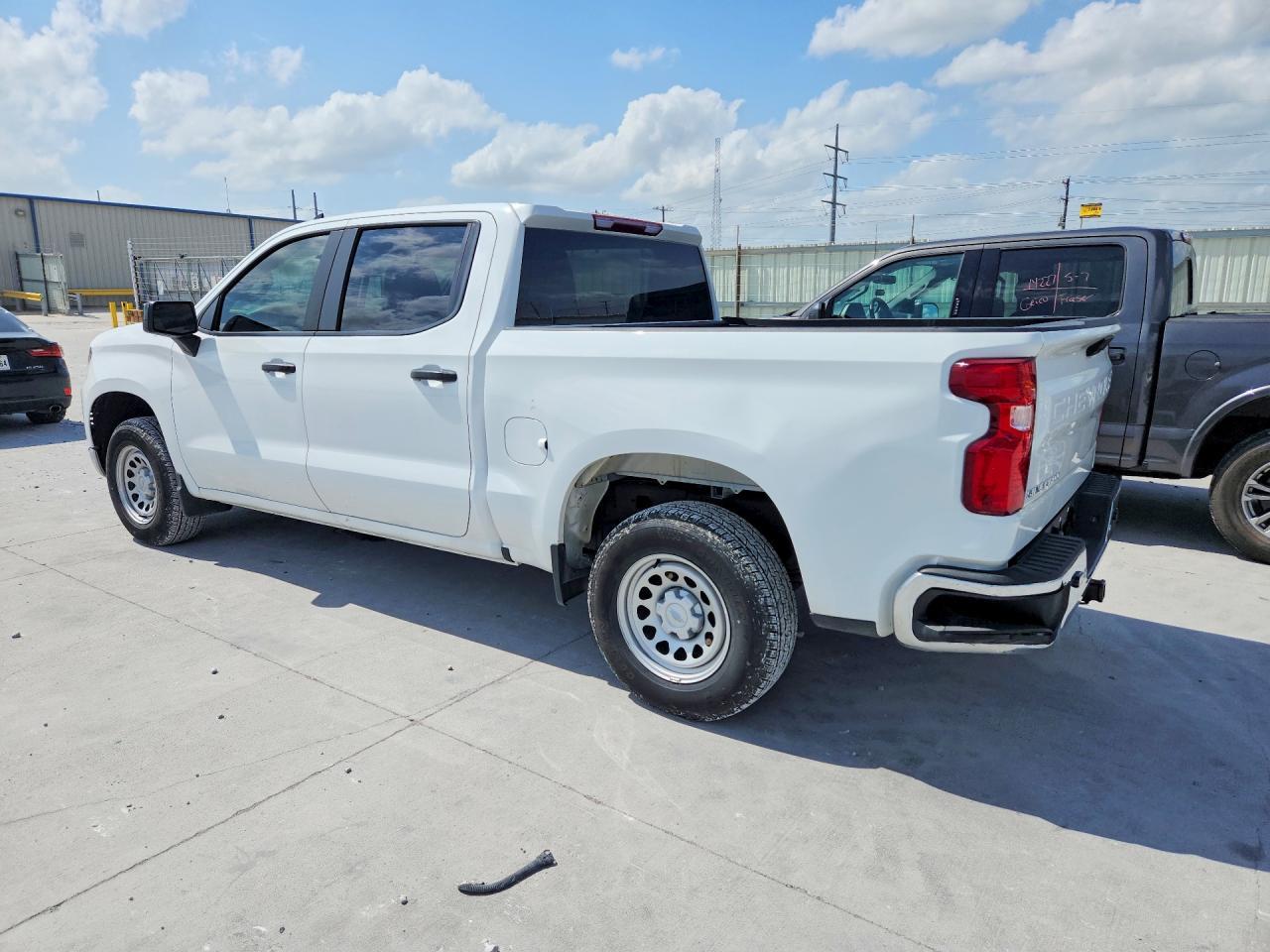 2024 Chevrolet Silverado C1500 - zdjęcie 2