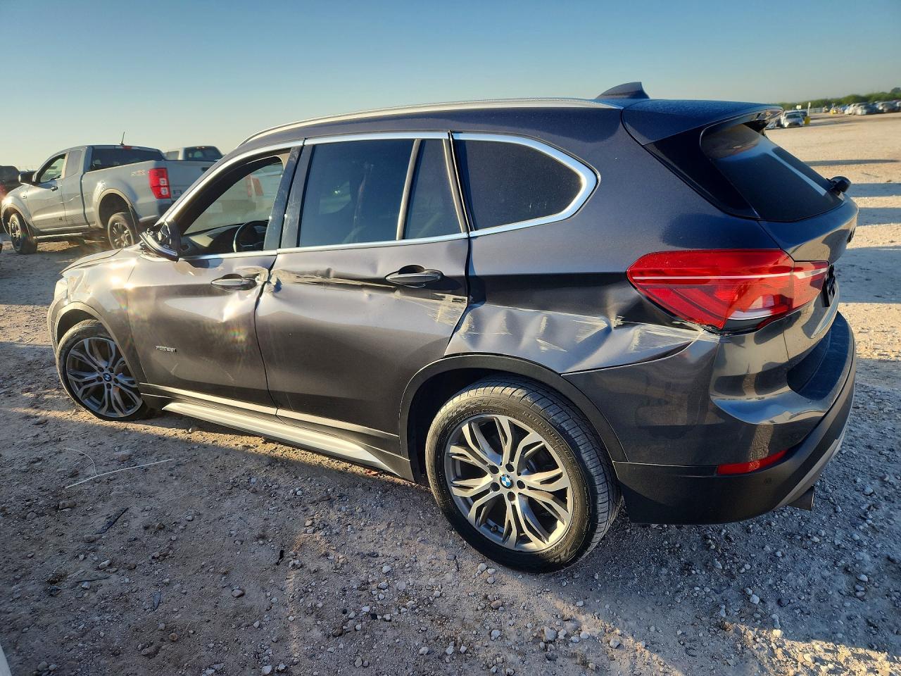 2016 BMW X1 xDrive28I - zdjęcie 2
