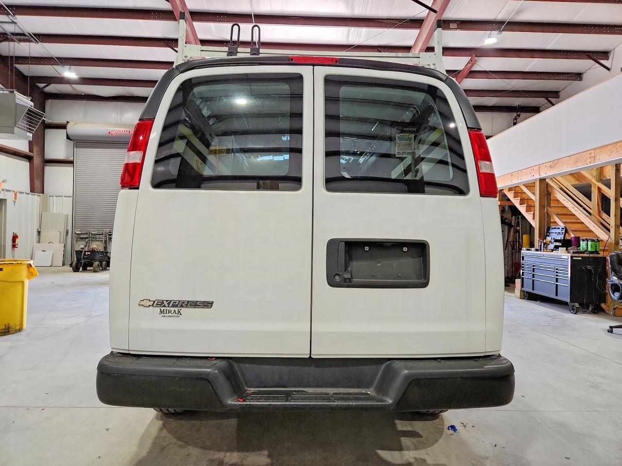 2020 Chevrolet Express G2500 - zdjęcie 6